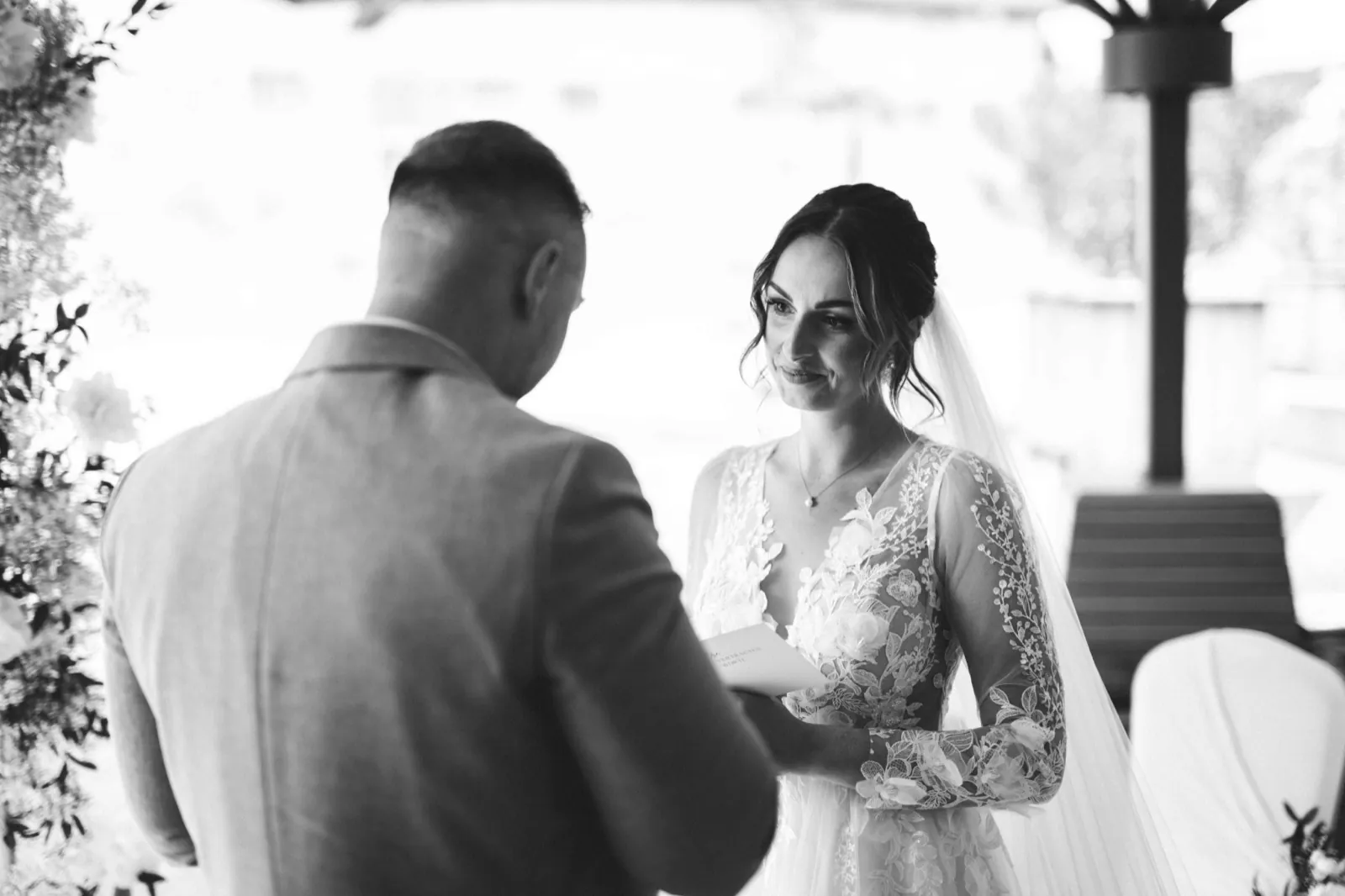 Kristina & Pascal Hochzeitsfoto Gut Wöllried, Rottendorf – Light Hunters